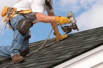 Professional Lynnwood roof repair in WA near 98037