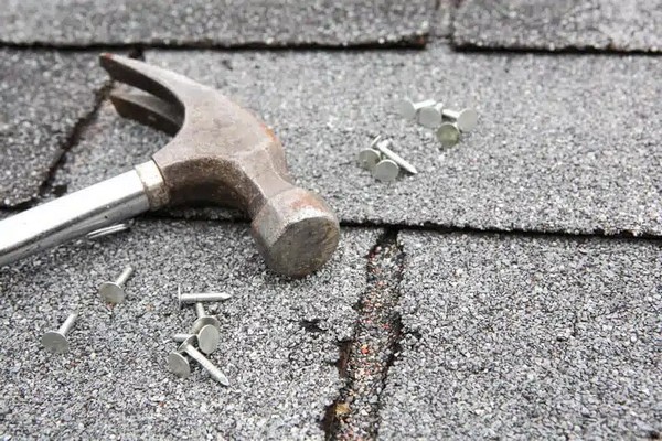 Professional Yarrow Point roof repair in WA near 98004